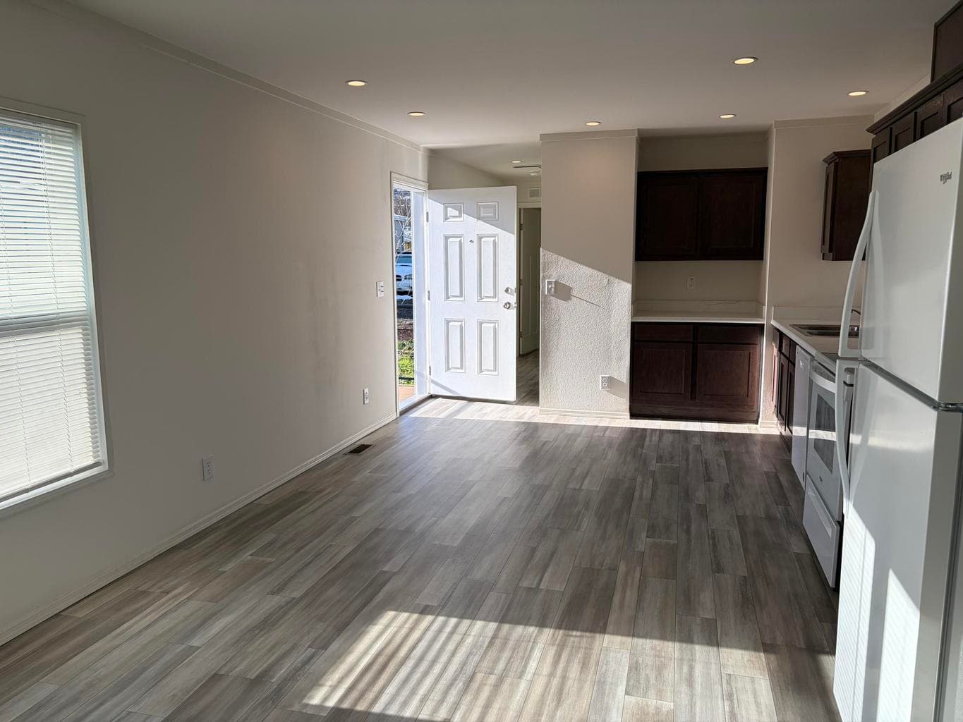 Photo of 460 Arnos 3 of 16