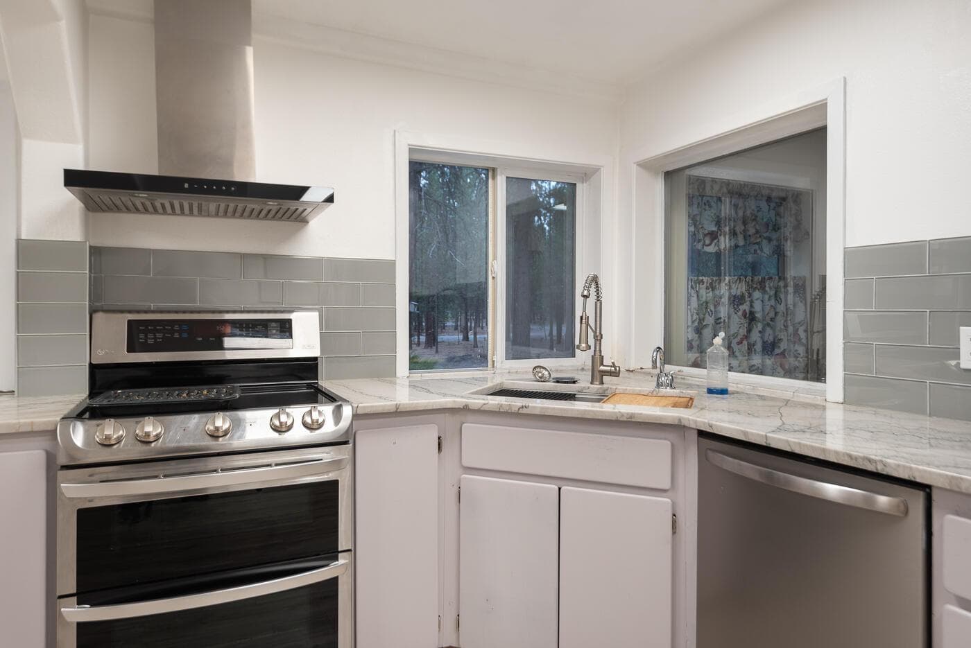 Stainless appliances included