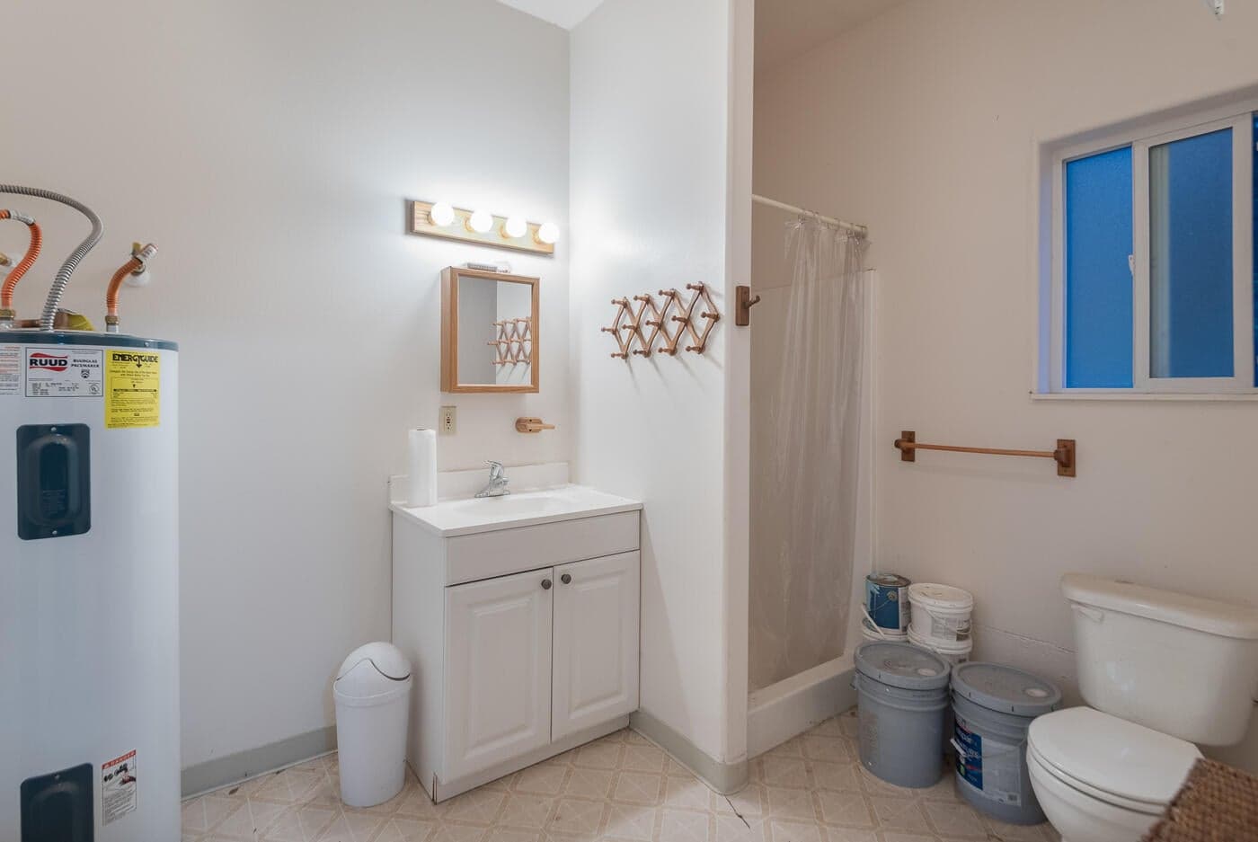 Detached shop - full bathroom