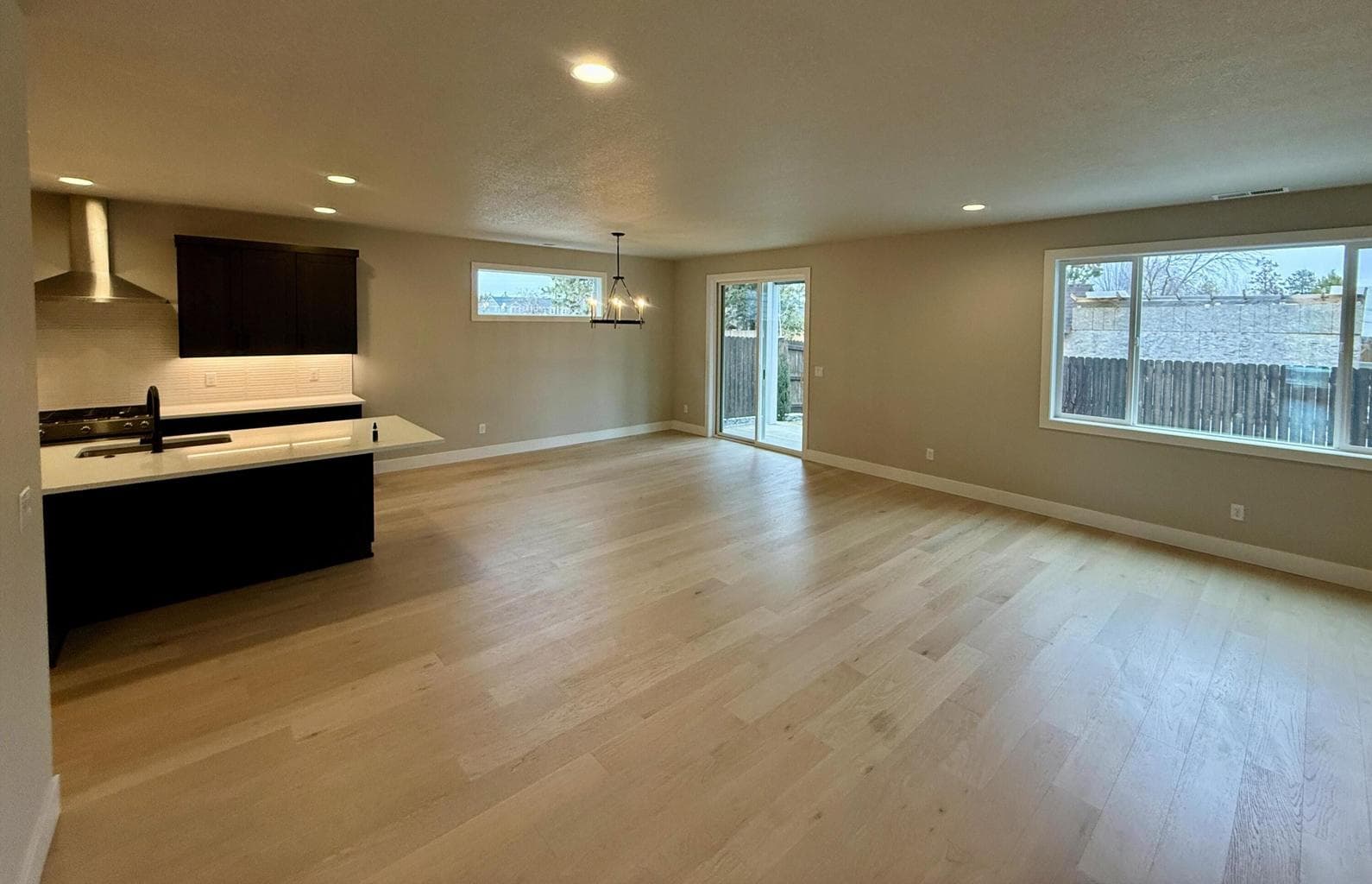 Photo of 61425 SE Daybreak Court 7 of 30