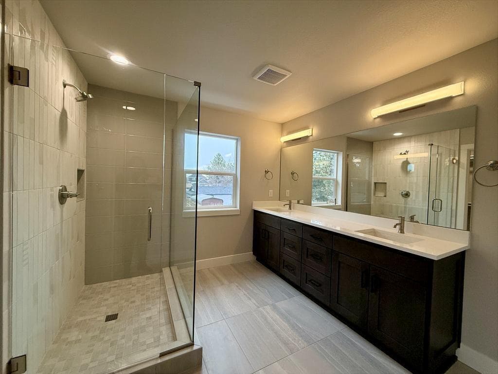 Photo of 61425 SE Daybreak Court 19 of 30
