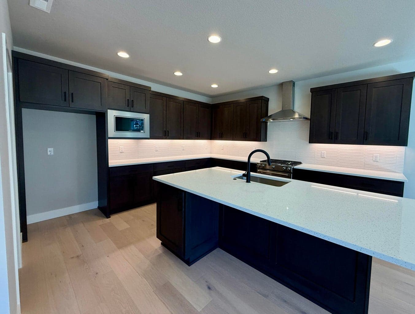 Photo of 61425 SE Daybreak Court 8 of 30