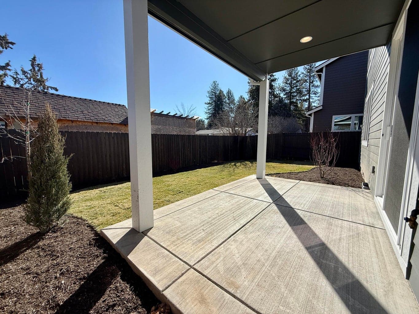Photo of 61425 SE Daybreak Court 23 of 30