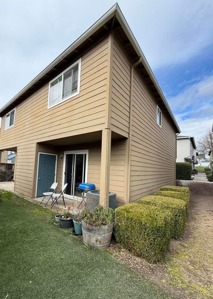 Photo of 2030 Brookhurst 3 of 14
