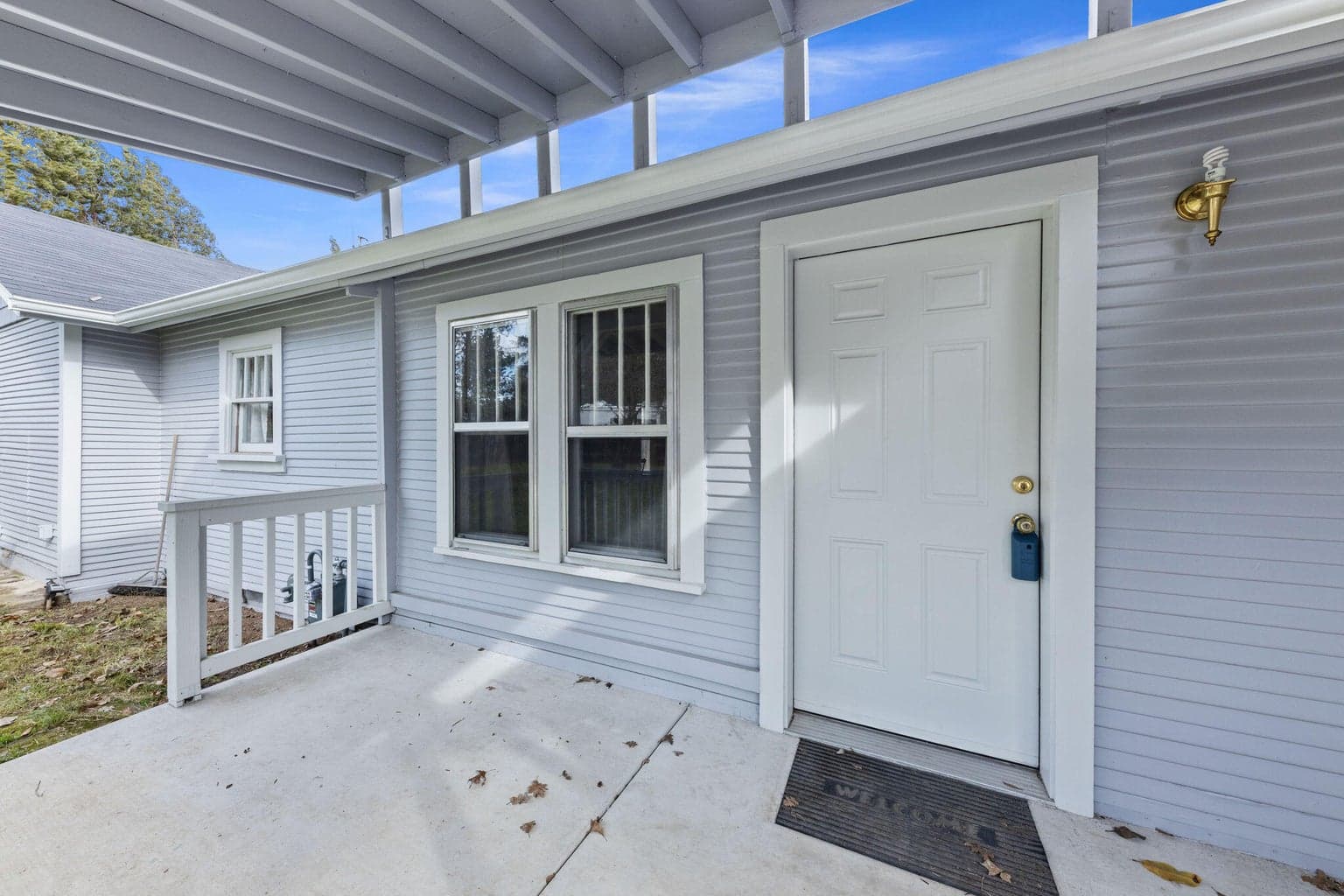 Photo of 2165 Crestbrook 4 of 50