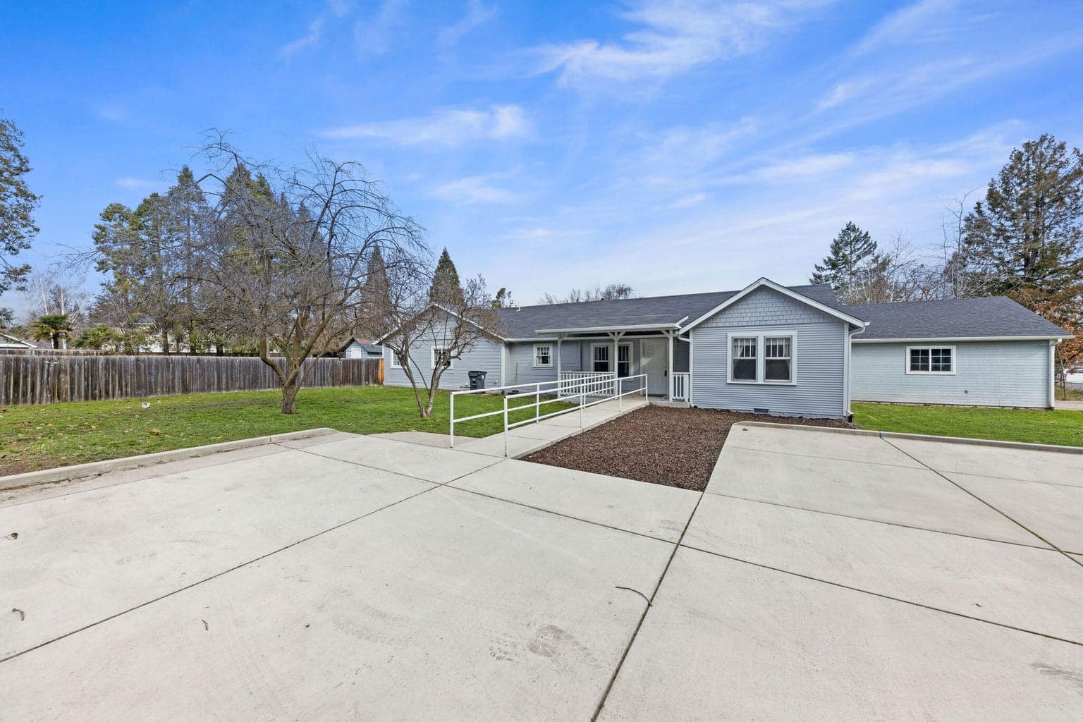 Photo of 2165 Crestbrook 3 of 50