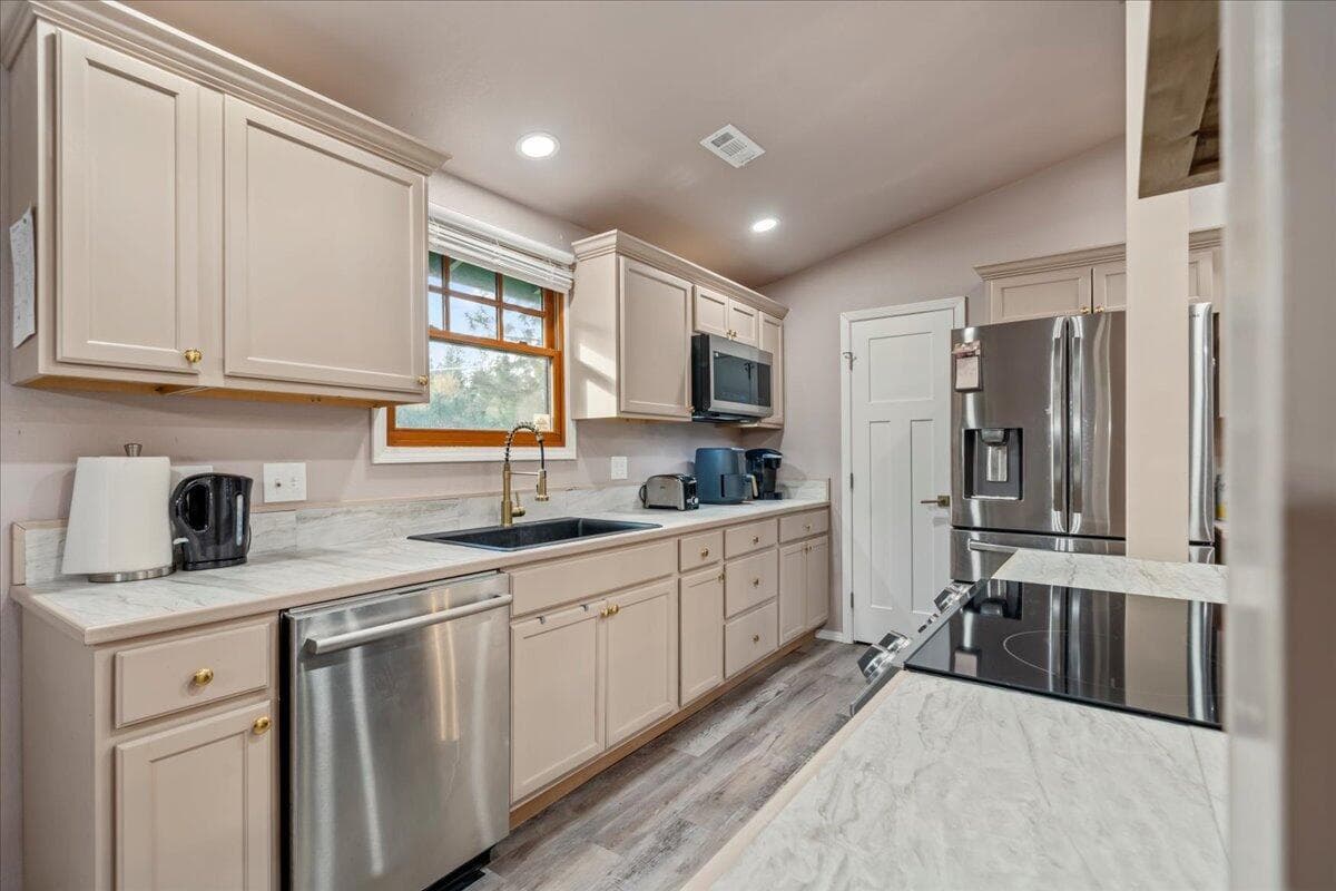 Photo of 20809 SE Westview Drive 8 of 49