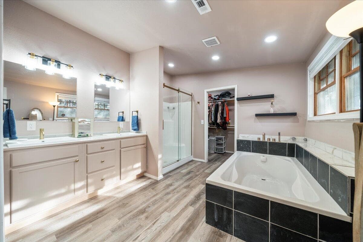 Photo of 20809 SE Westview Drive 18 of 49
