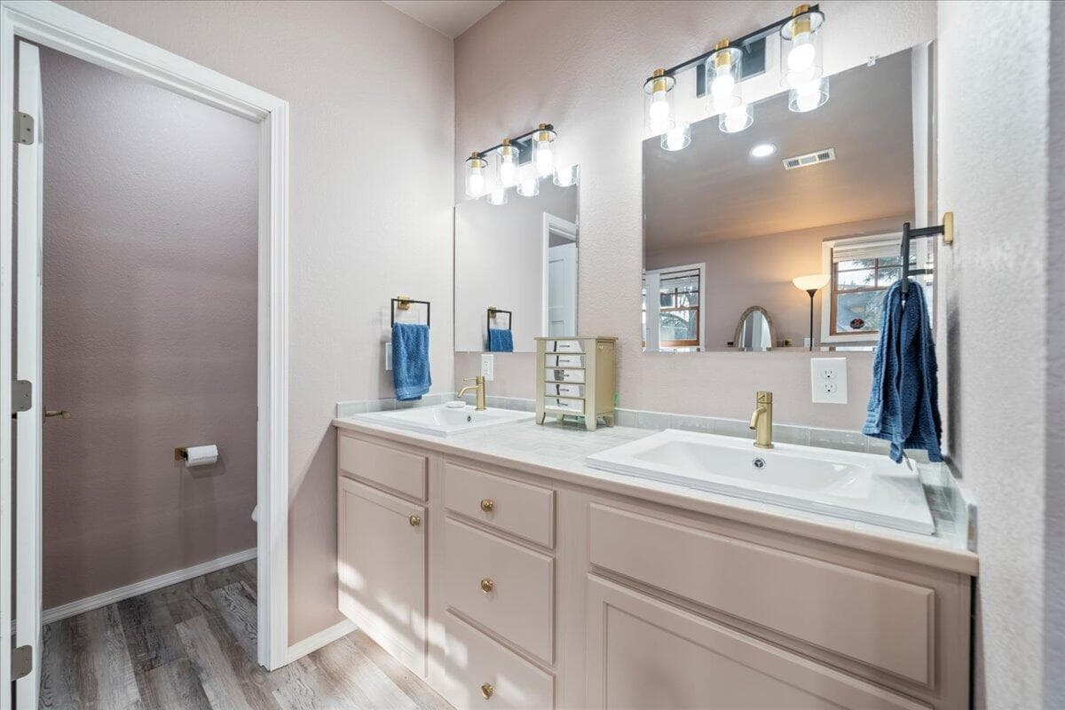 Photo of 20809 SE Westview Drive 19 of 49