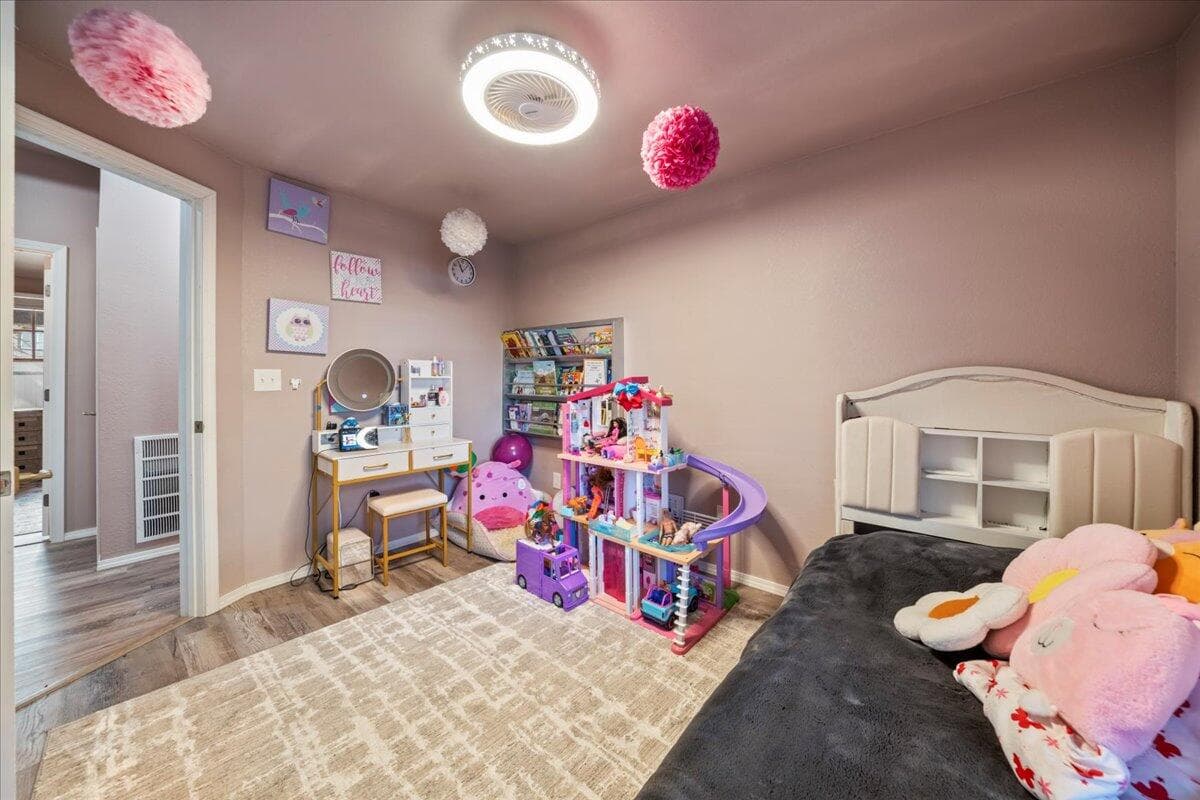 Photo of 20809 SE Westview Drive 23 of 49