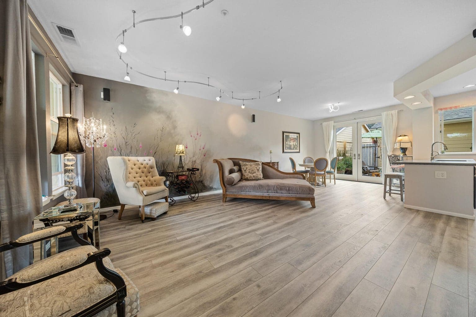 Photo of 624 Hill 4 of 45
