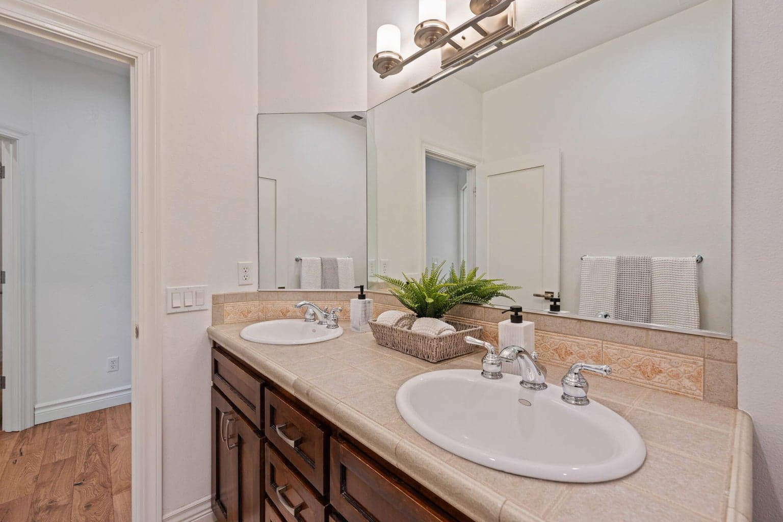 Full Guest Bath