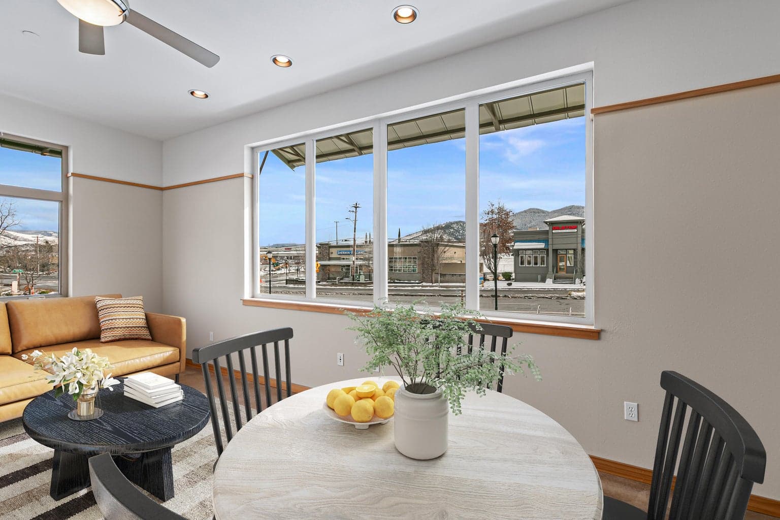 Photo of 2205 Ashland Street 3 of 26