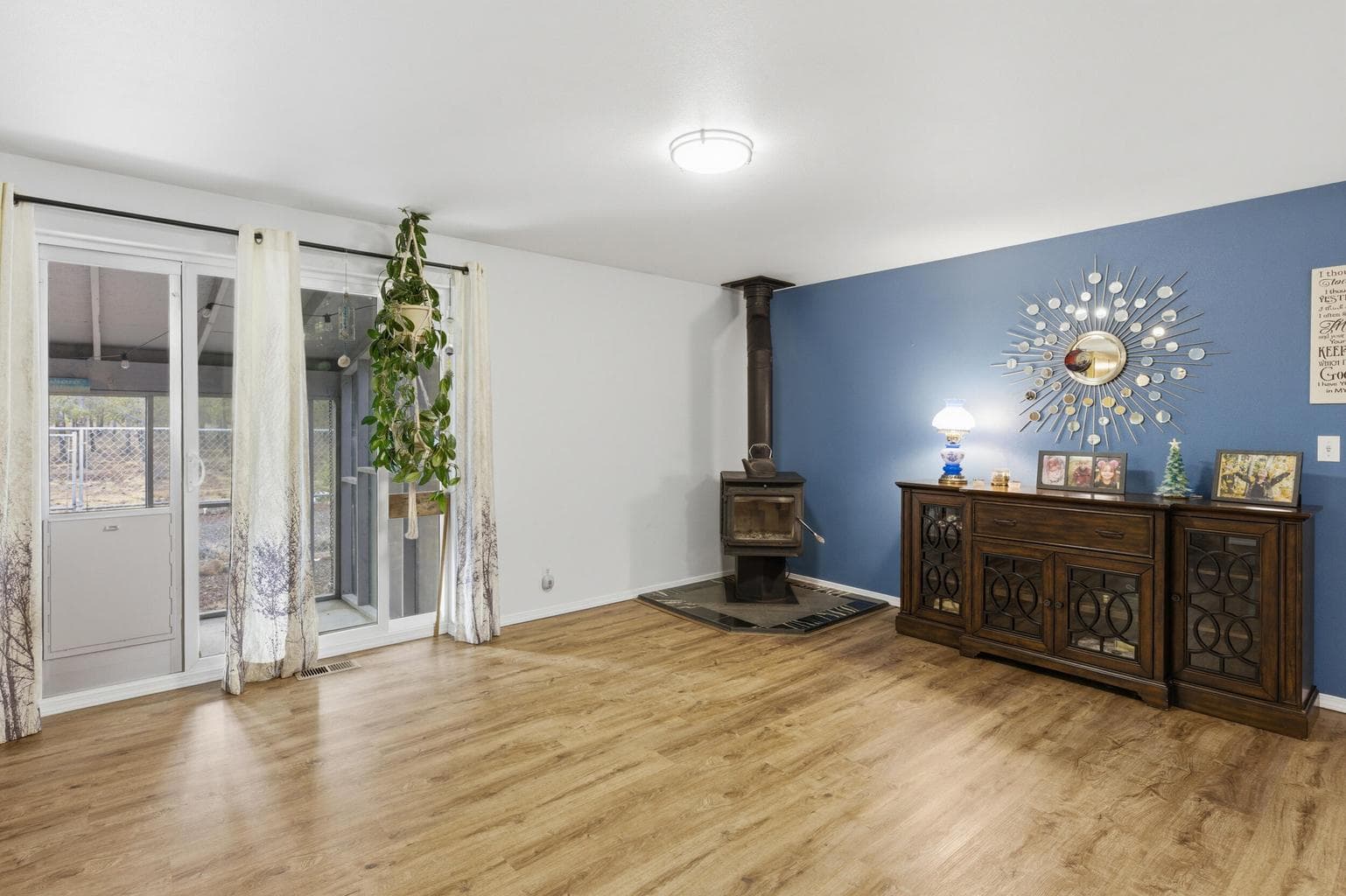 Photo of 1406 Circle Bar Drive 12 of 54