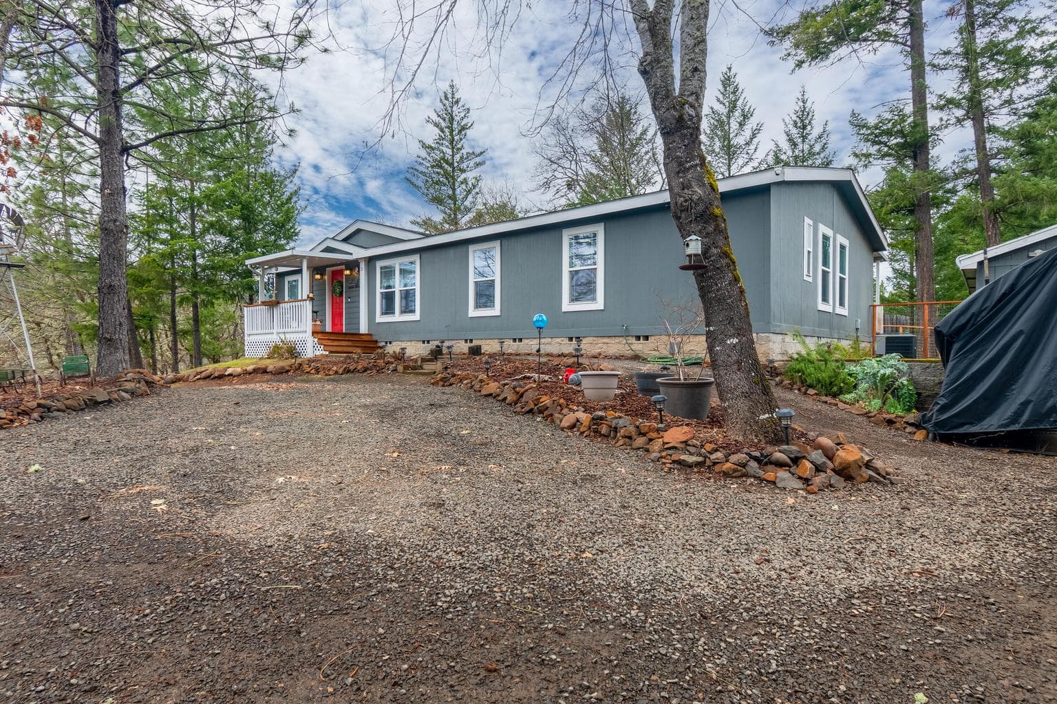 Photo of 71 Cora 3 of 44