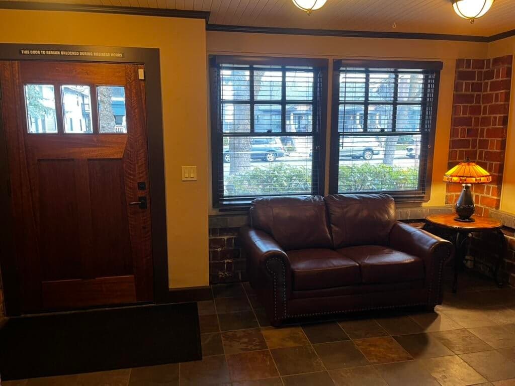 Photo of 725 Broadway 4 of 17