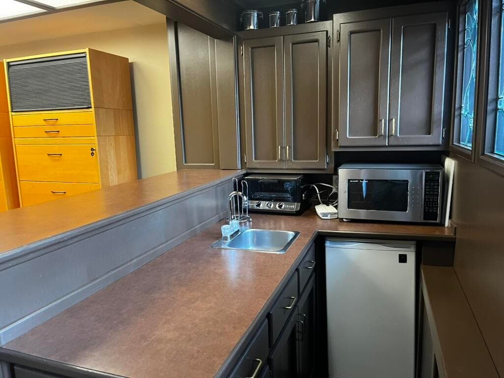 Photo of 725 NW Broadway Street 16 of 17