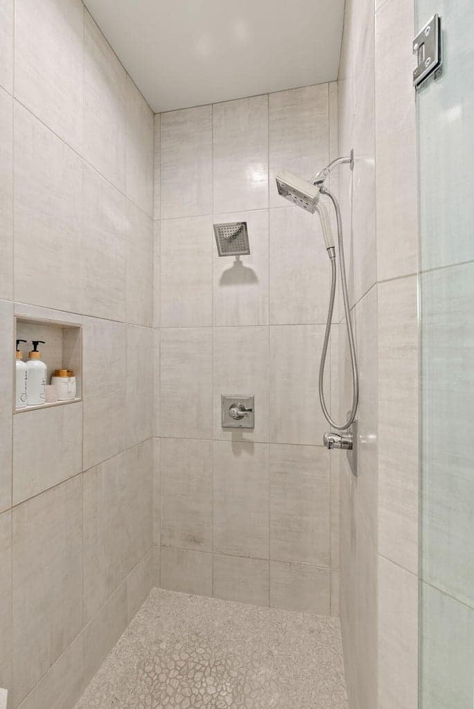 Photo of 347 E Jefferson Avenue 22 of 74
