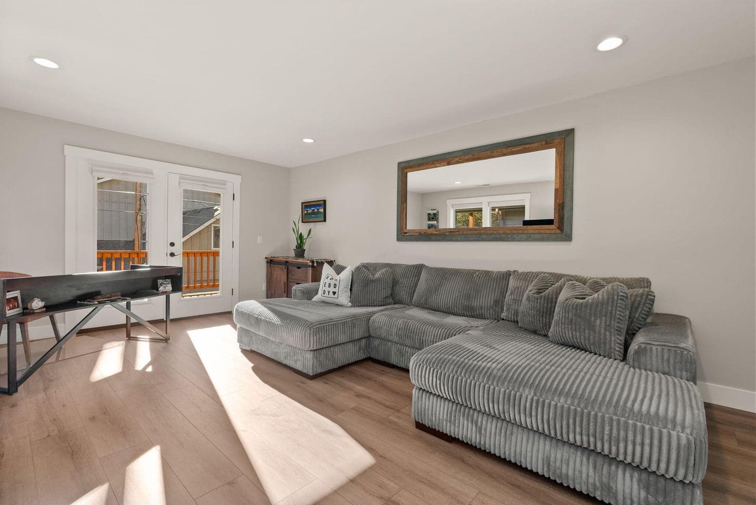 Photo of 347 E Jefferson Avenue 30 of 74
