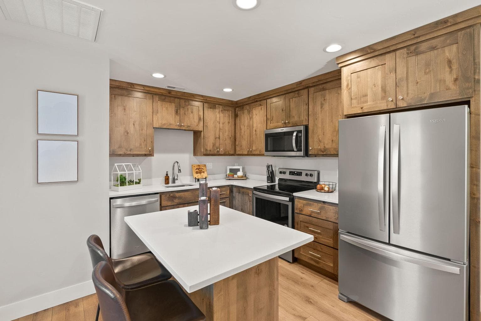 Photo of 347 E Jefferson Avenue 46 of 74