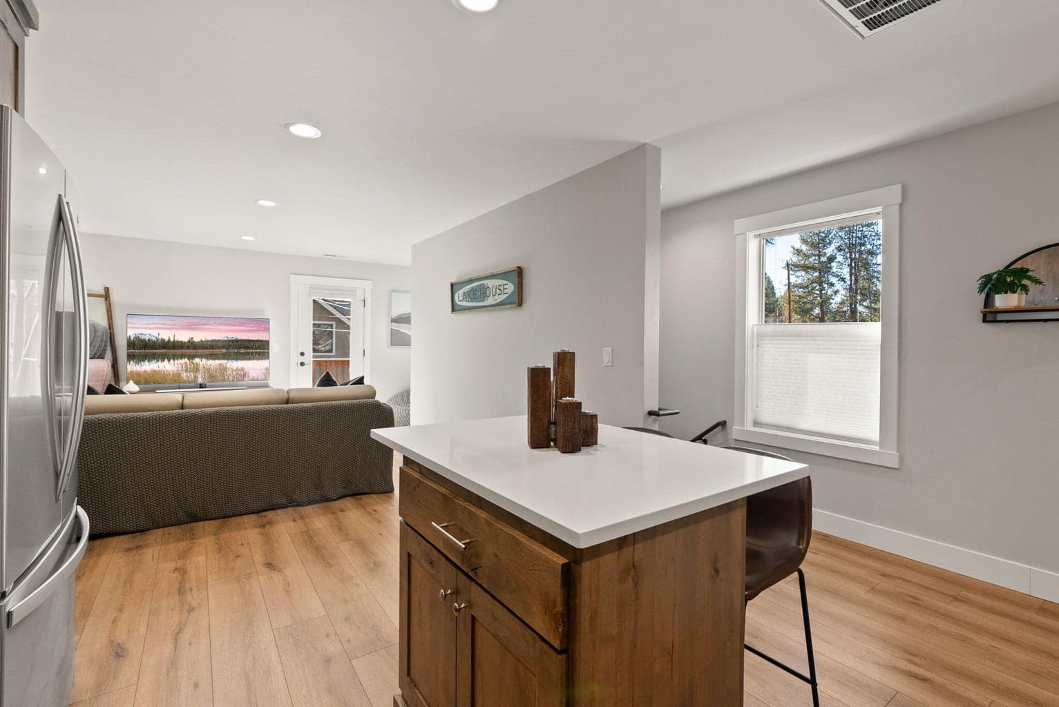 Photo of 347 E Jefferson Avenue 48 of 74