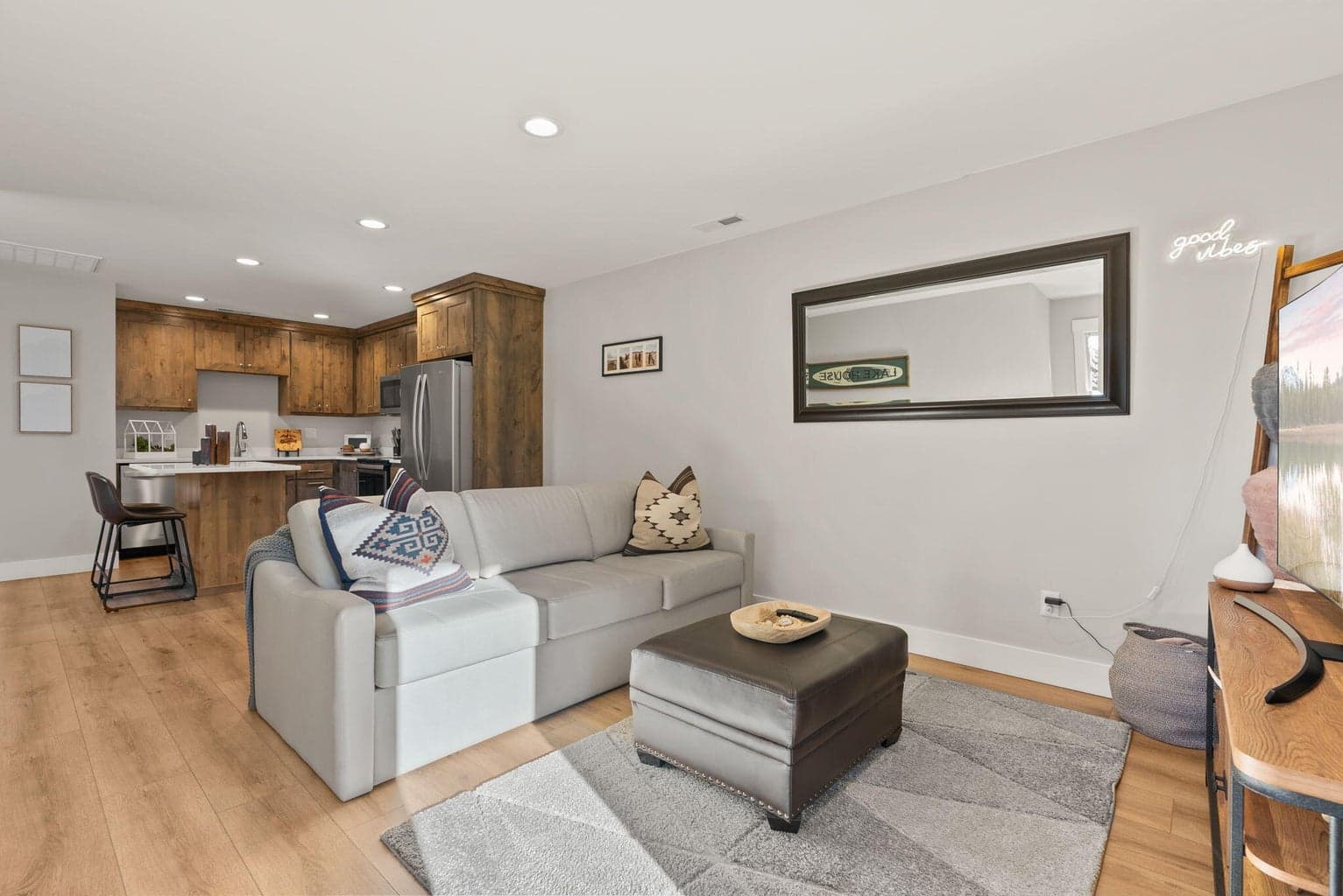 Photo of 347 E Jefferson Avenue 50 of 74