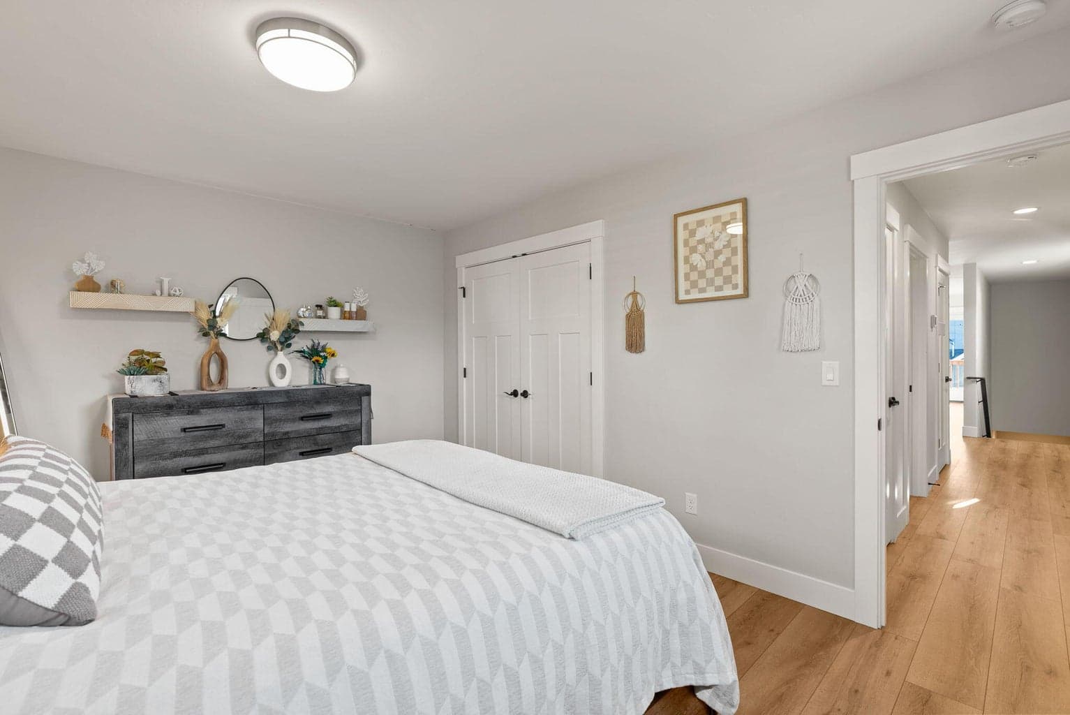 Photo of 347 E Jefferson Avenue 55 of 74