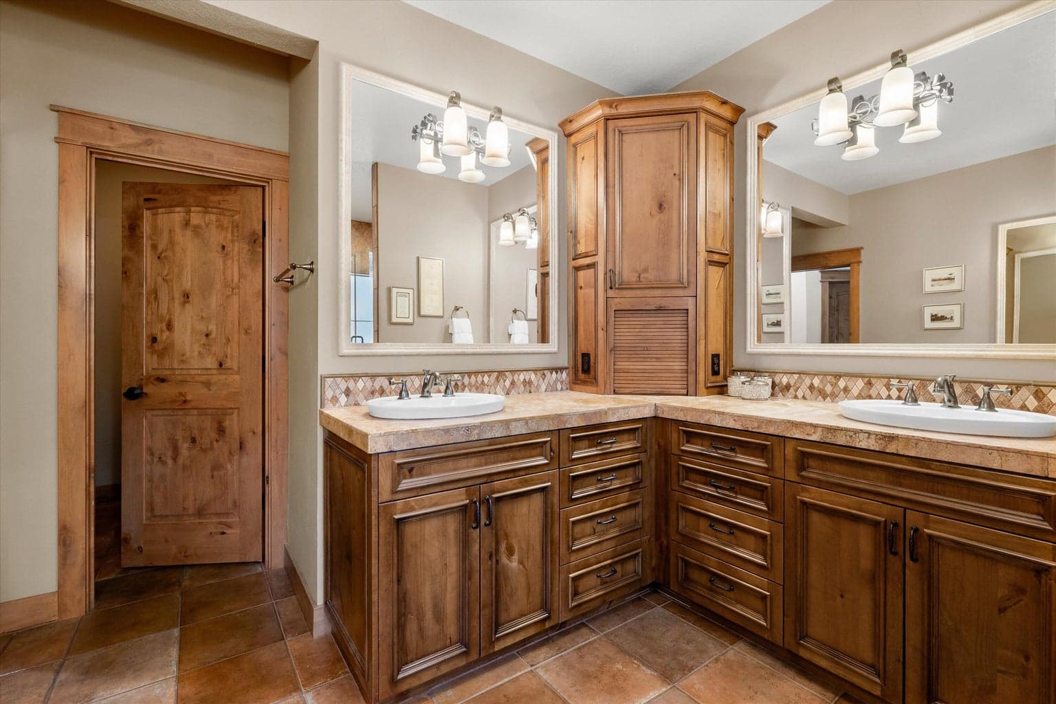 Photo of 1255 NW Constellation Drive 18 of 54