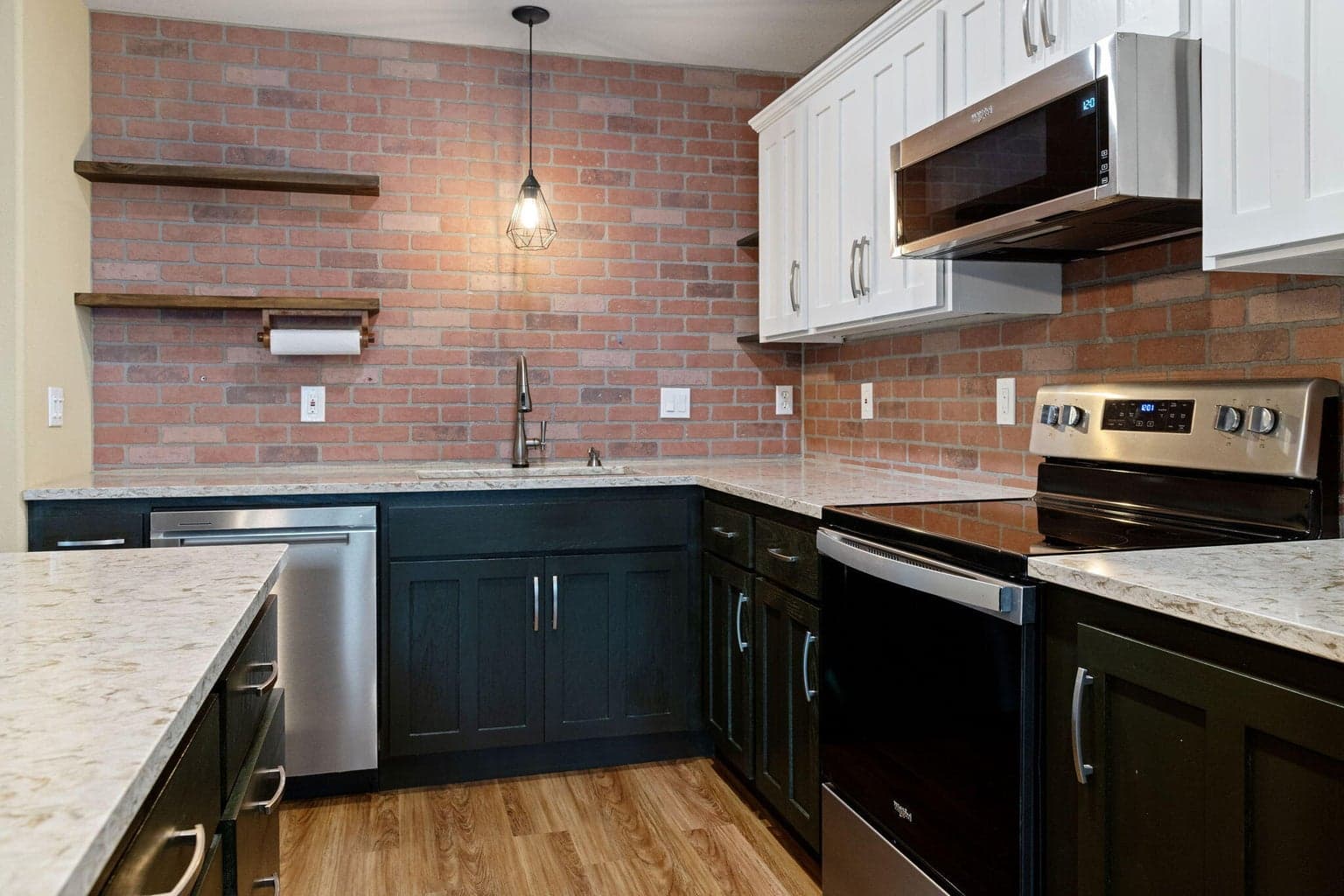 Photo of 973 Cascade 5 of 17