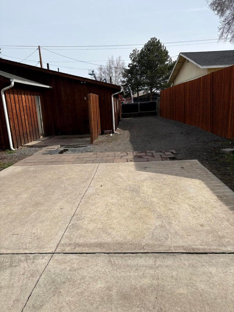 Photo of 1235 Harwood 4 of 17