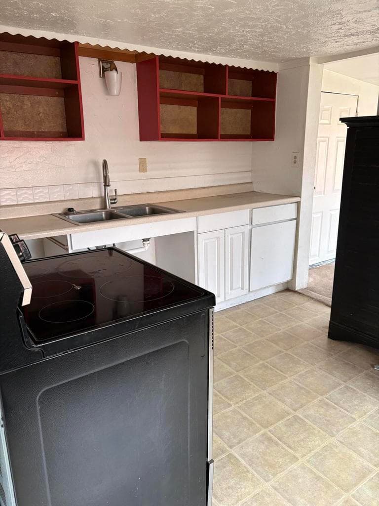 Photo of 1235 NW Harwood Avenue 6 of 17