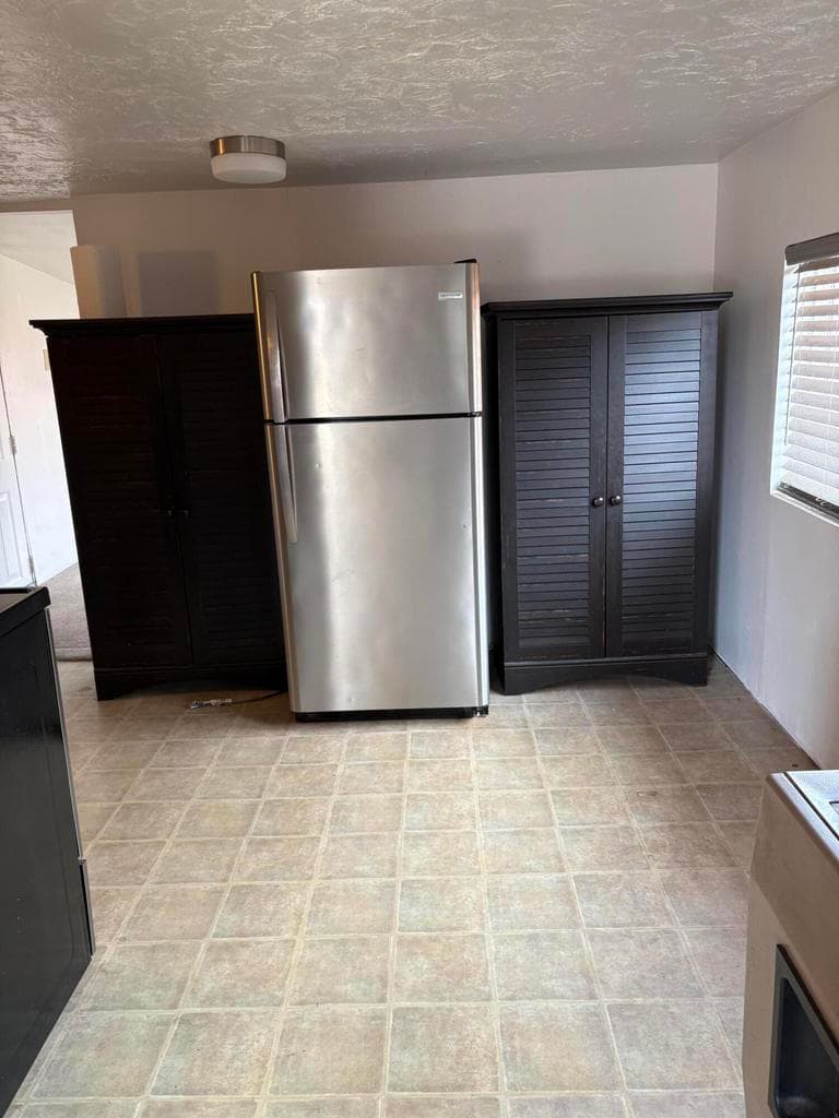 Photo of 1235 NW Harwood Avenue 7 of 17