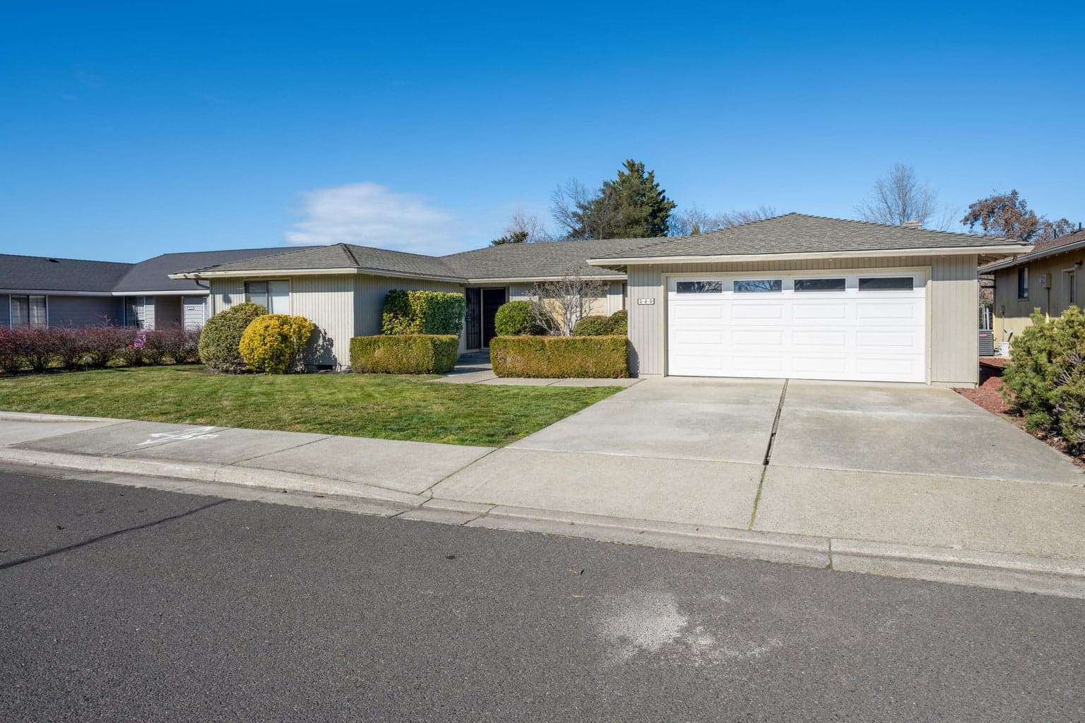 Photo of 540 Golf View 1 of 19