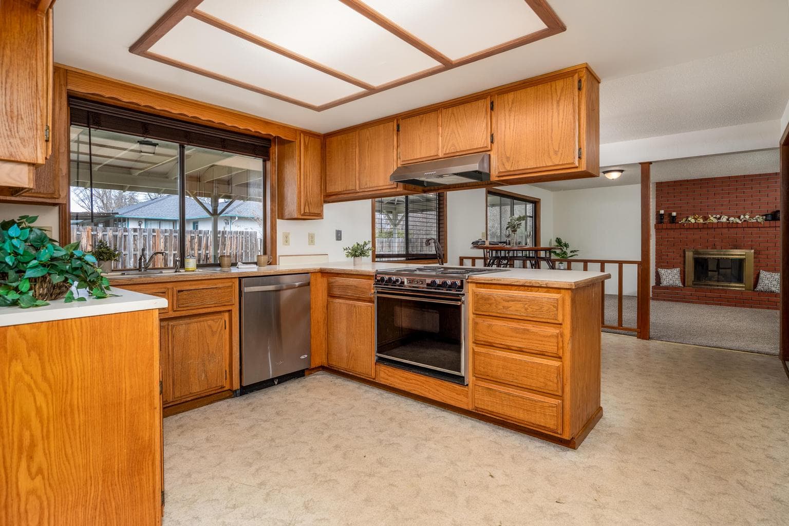 Photo of 540 Golf View 4 of 19