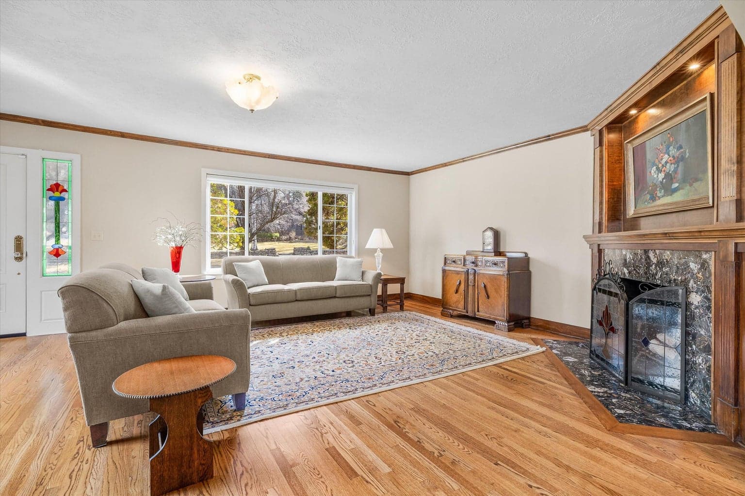 Photo of 898 Riverside 4 of 45