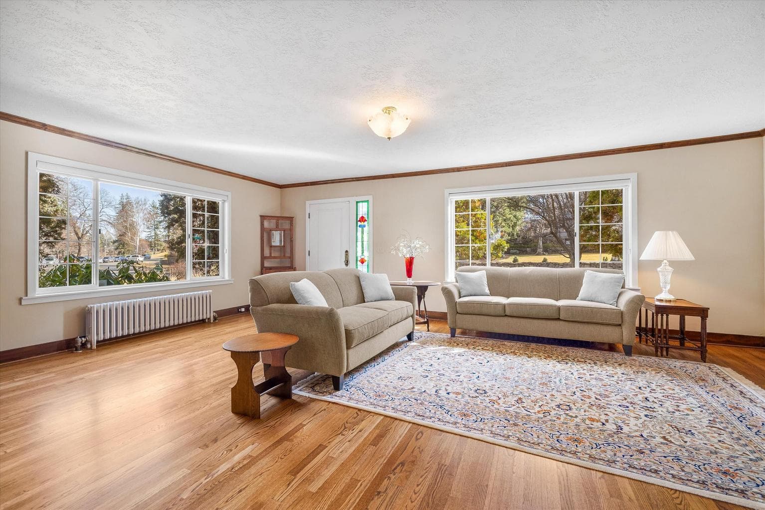 Photo of 898 Riverside 5 of 45