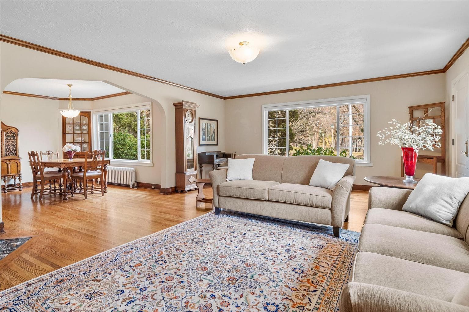 Photo of 898 NW Riverside Boulevard 9 of 44