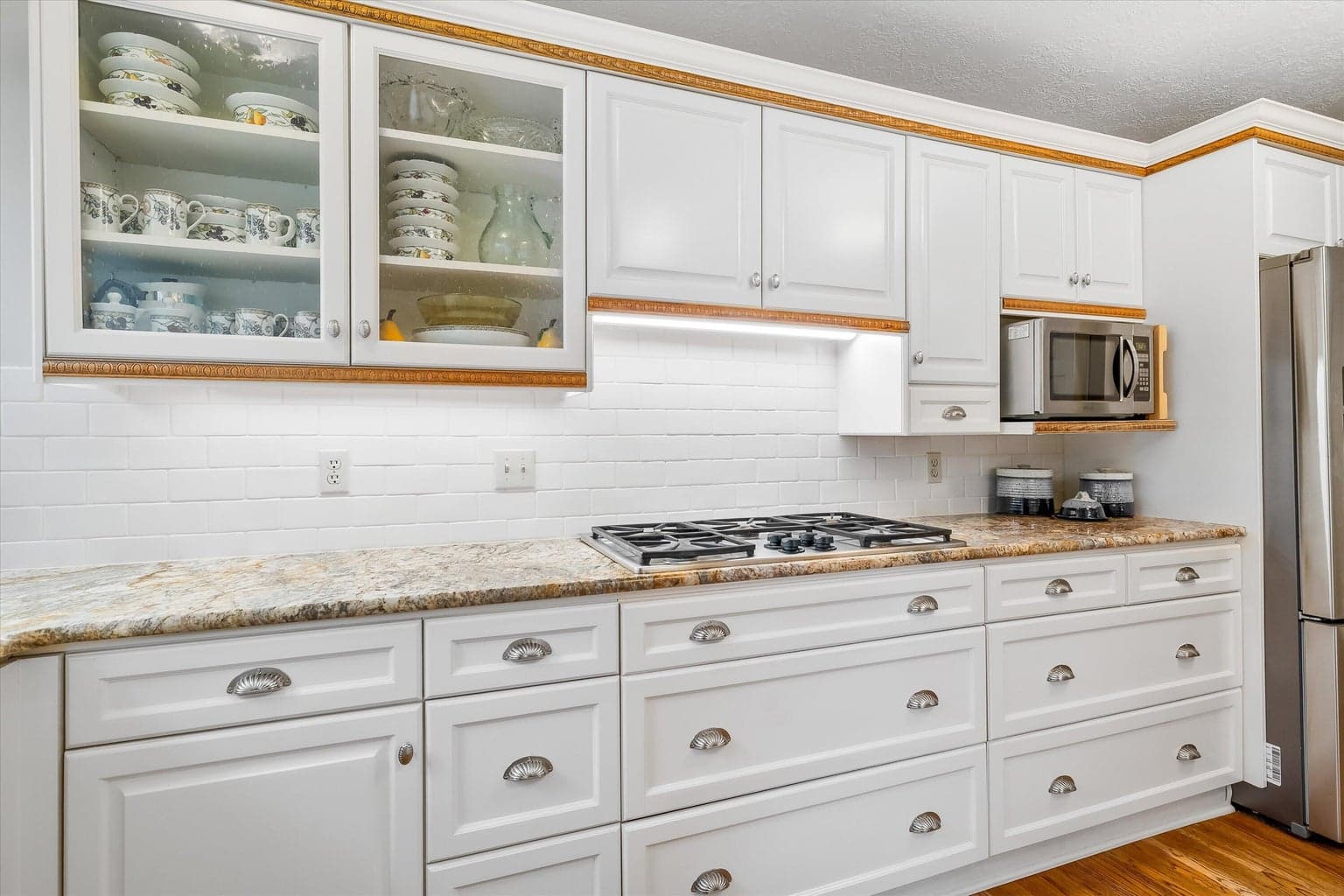 Photo of 898 NW Riverside Boulevard 16 of 44