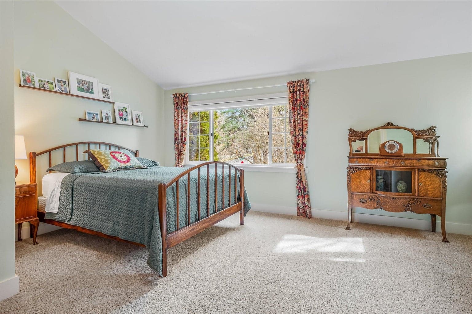 Photo of 898 NW Riverside Boulevard 33 of 44