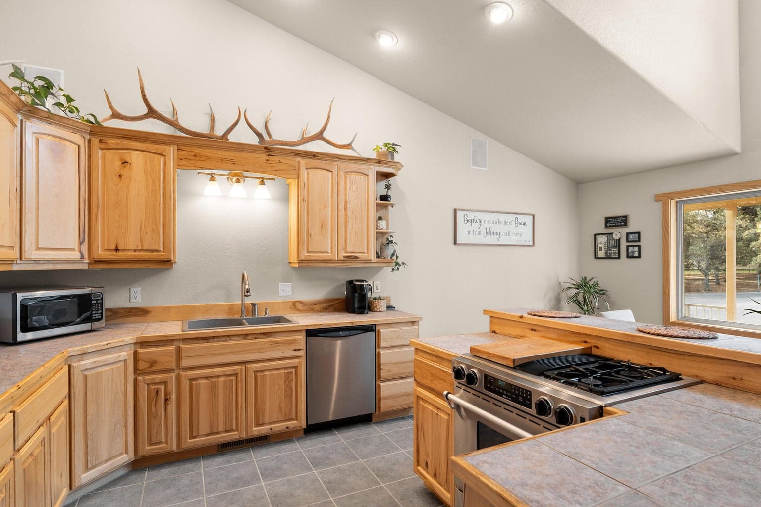 Photo of 6323 SE Cedar Hills Court 10 of 66