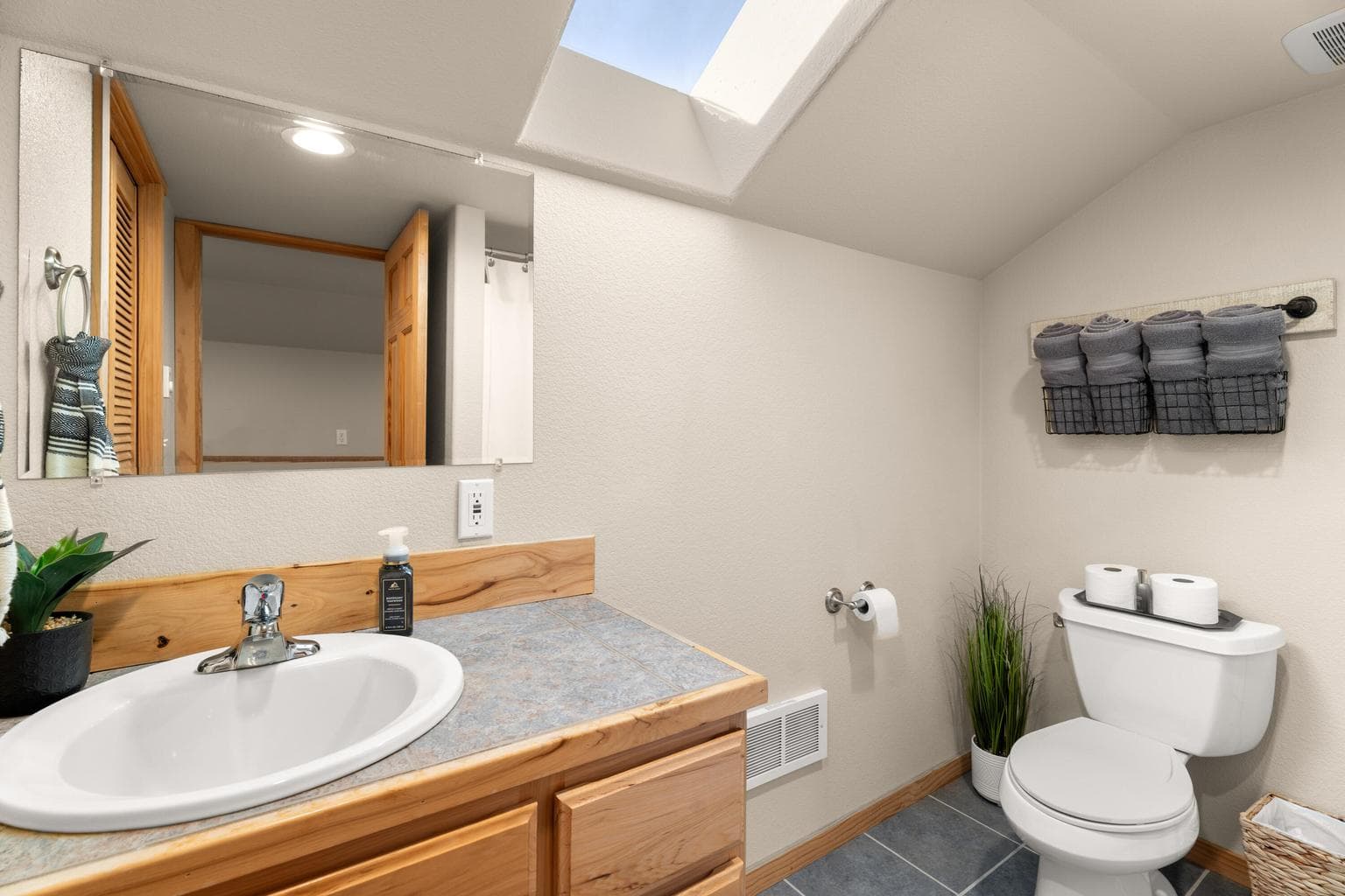 Photo of 6323 SE Cedar Hills Court 39 of 66