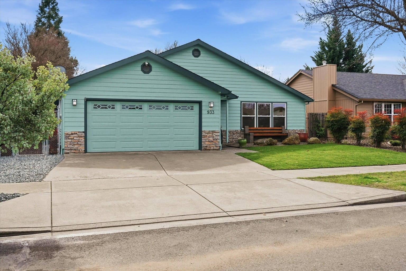 Photo of 933 Parkdale 3 of 31