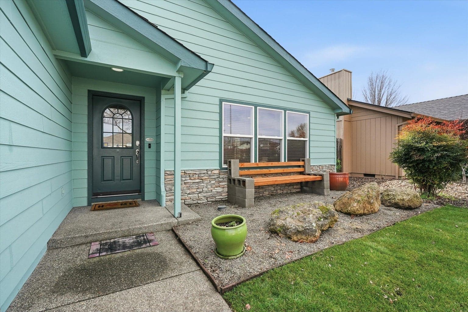 Photo of 933 Parkdale 5 of 31