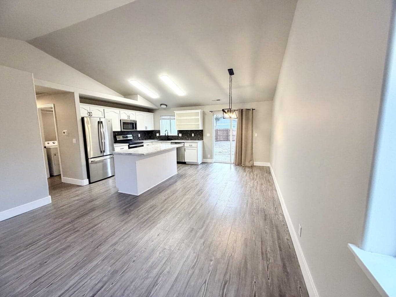 Photo of 16698 Wyatt 4 of 27