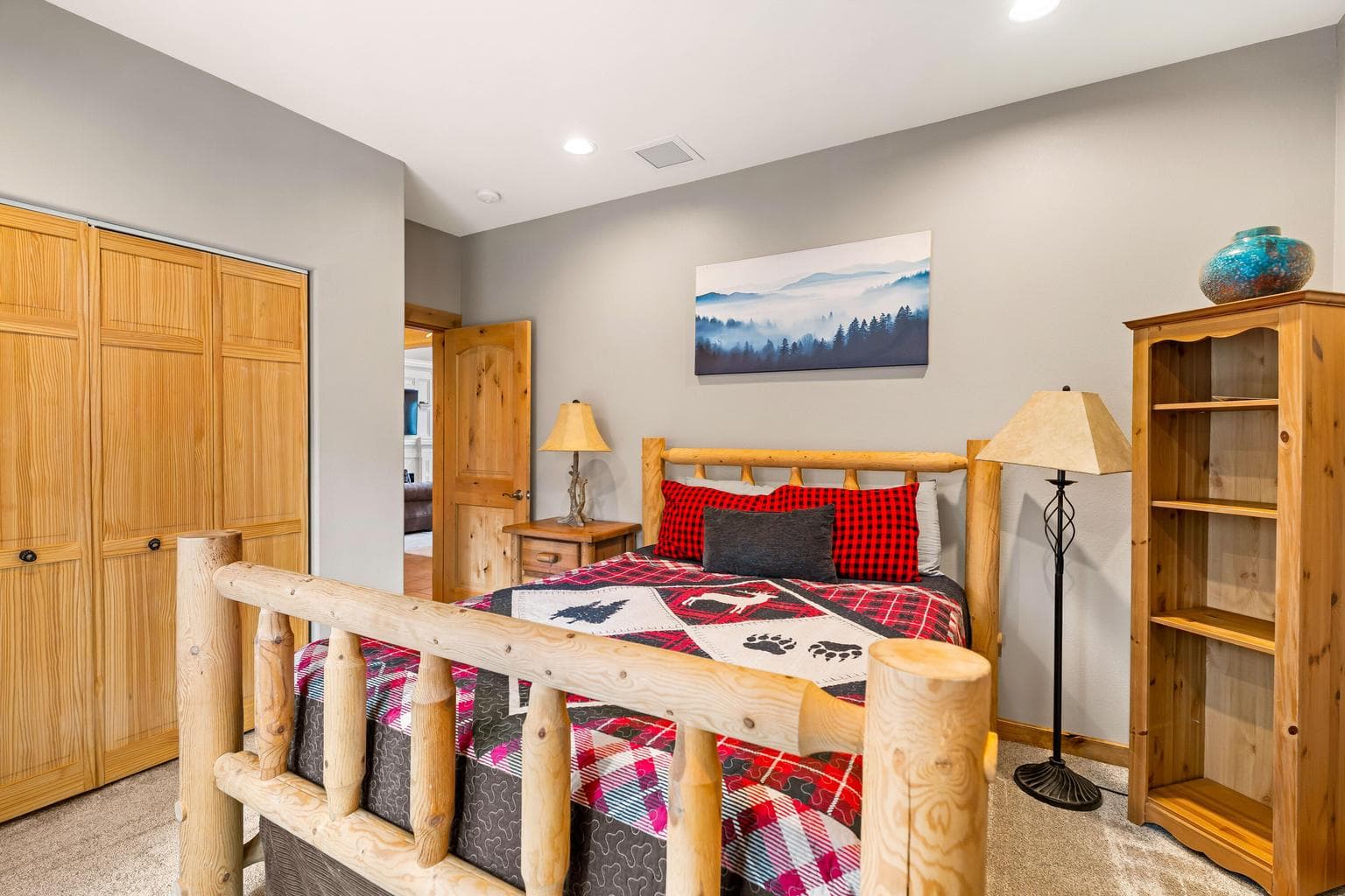 Photo of 17039 Cooper Drive 15 of 40