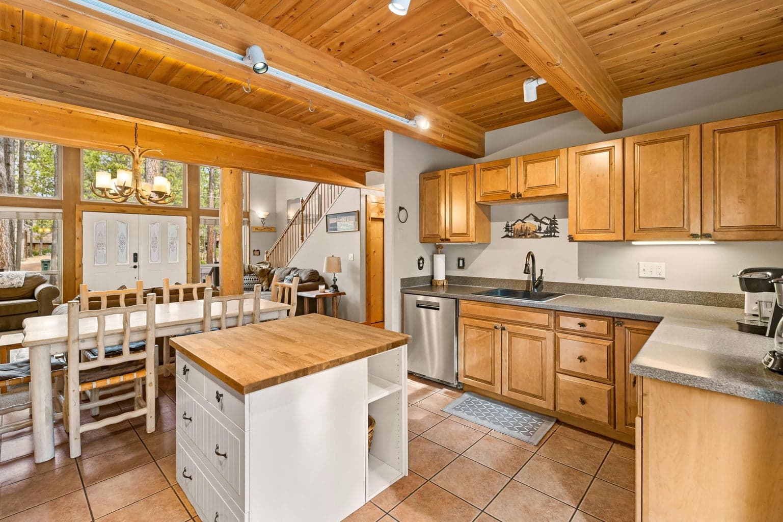 Photo of 17039 Cooper Drive 8 of 40