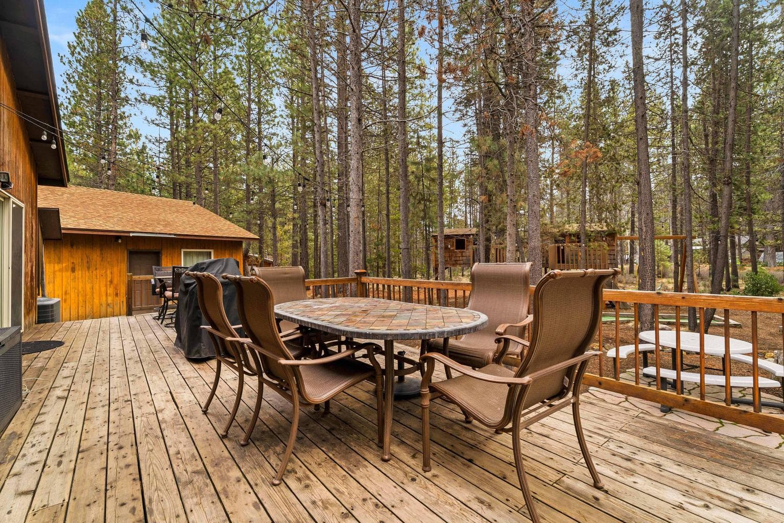 Photo of 17039 Cooper Drive 22 of 40
