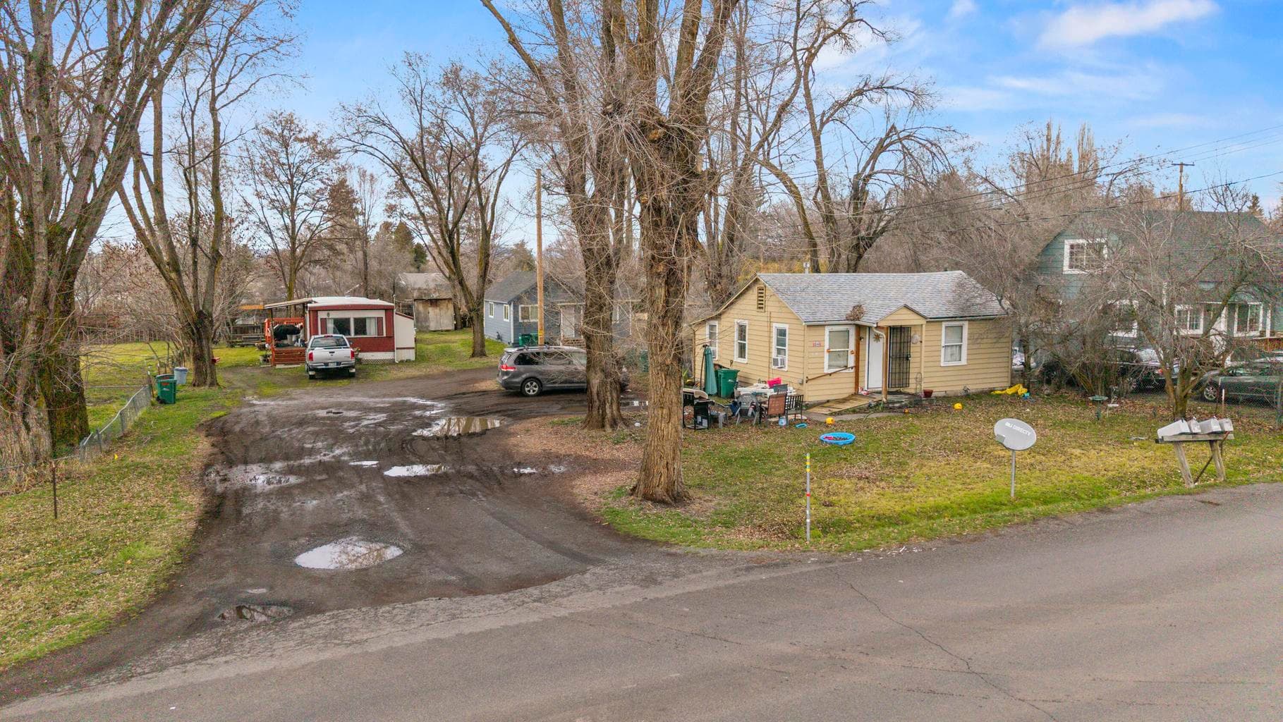 Photo of 2118 Wiard 4 of 5