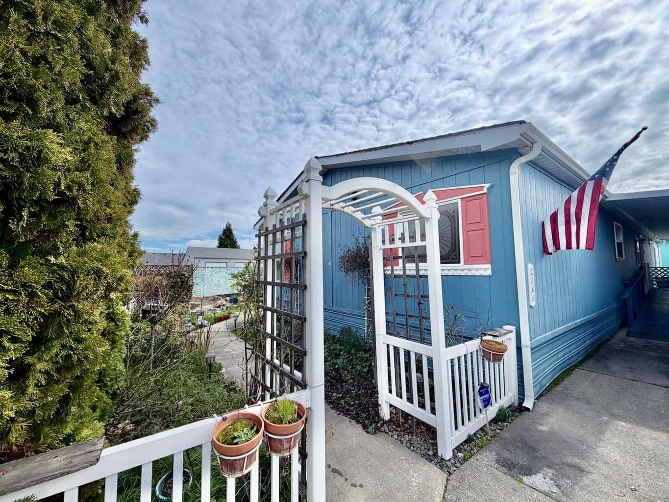 Photo of 2363 Pine 1 of 21