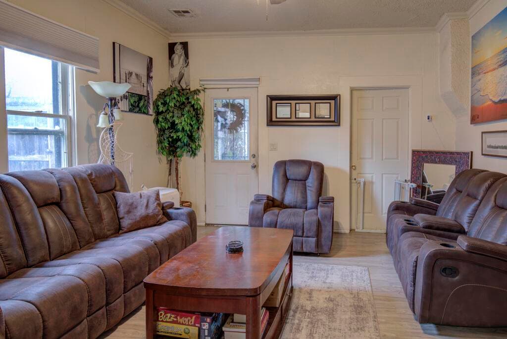 Photo of 903 11th 4 of 49
